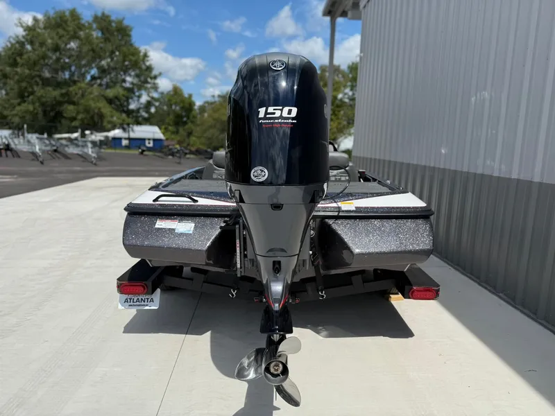 Slide: The Image of Skeeter ZX150| 19' 2025 - 5