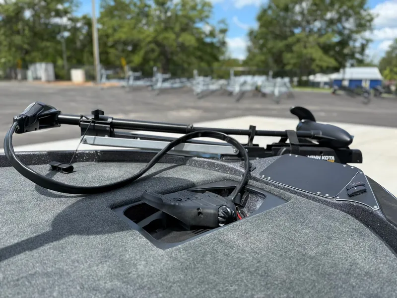 Slide: The Image of Skeeter ZX150| 19' 2025 - 7