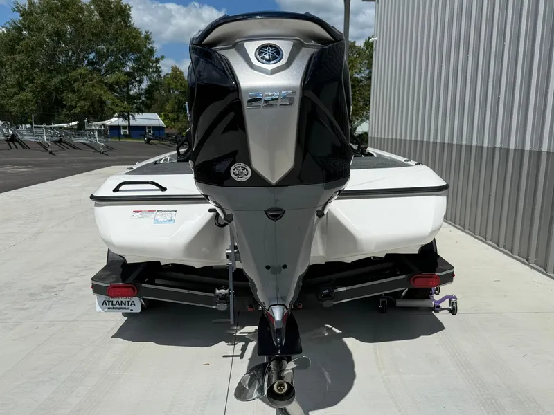 Slide: The Image of Skeeter ZXR19| 20' 2026 - 5