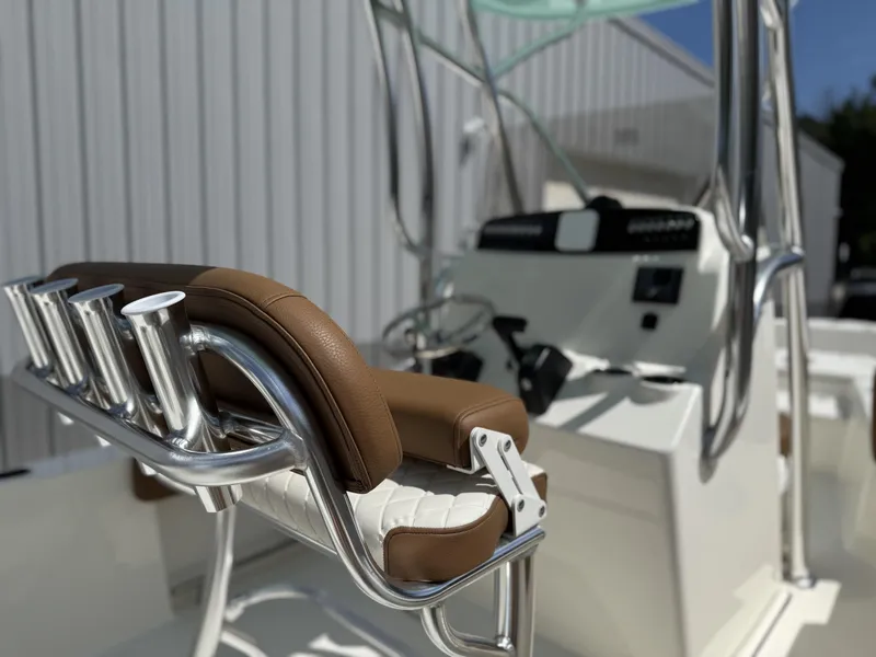 Slide: The Image of Pioneer 220 Bay Sport 2026 - 10