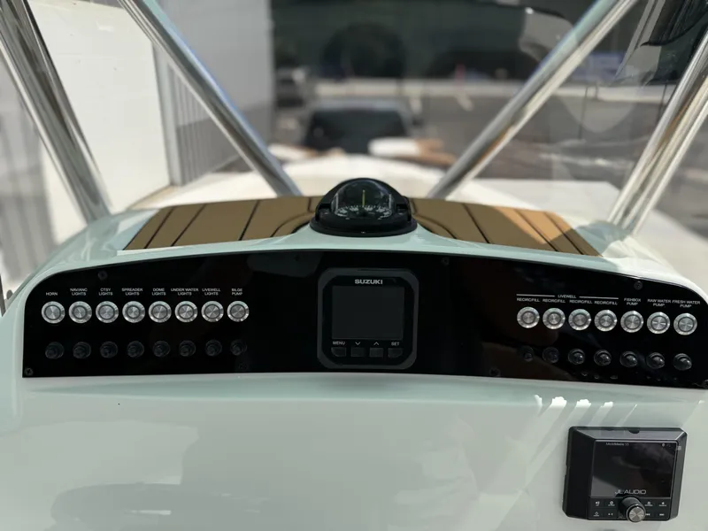 Slide: The Image of Pioneer 220 Bay Sport 2026 - 11