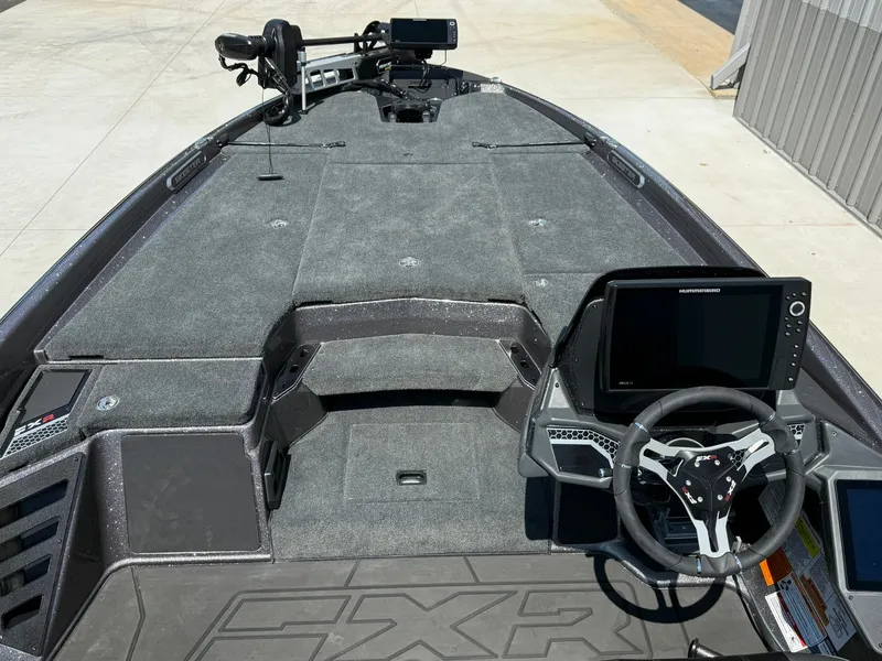 Slide: The Image of Skeeter FXR-20 2025 - 11