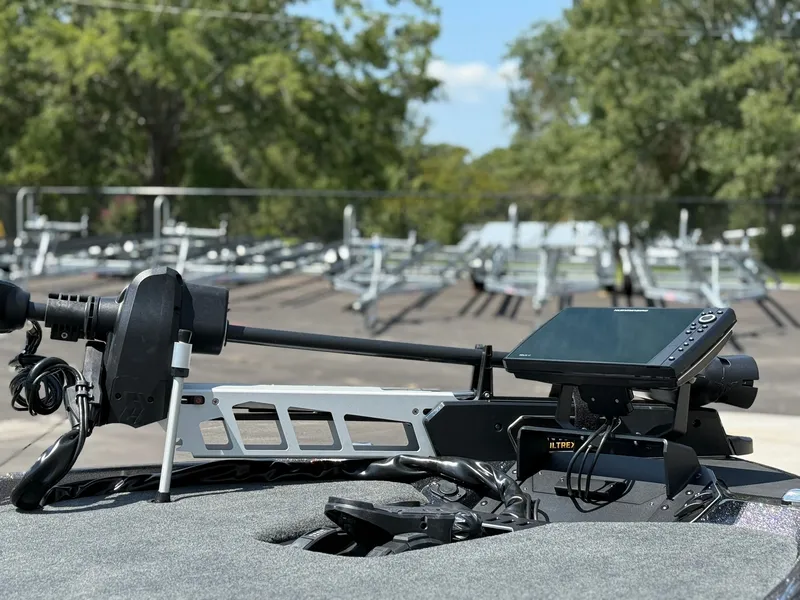 Slide: The Image of Skeeter FXR-20 2025 - 8