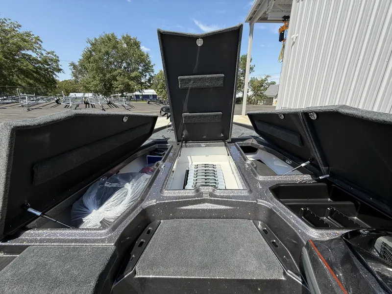 Slide: The Image of Skeeter ZXE21 2026 - 12