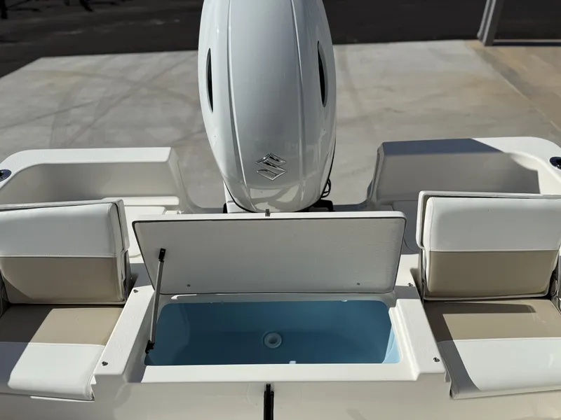 Slide: The Image of Bulls Bay 230 XS 2026 - 11