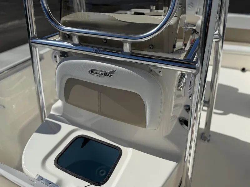 Slide: The Image of Bulls Bay 230 XS 2026 - 13