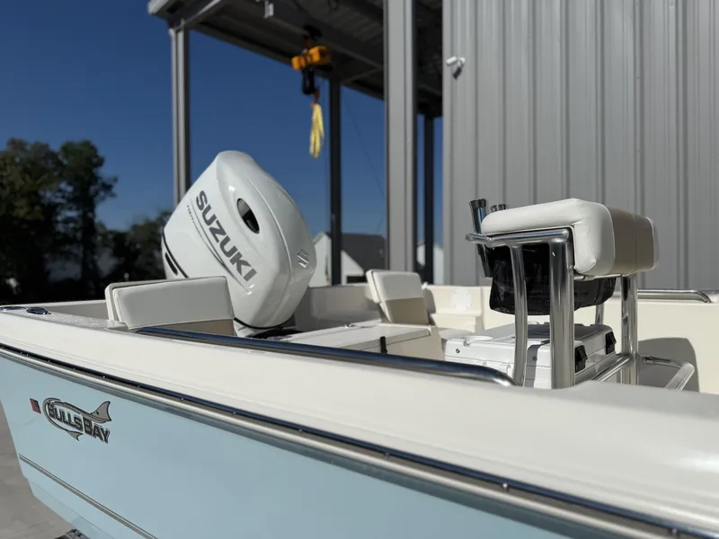 Slide: The Image of Bulls Bay 230 XS 2026 - 4