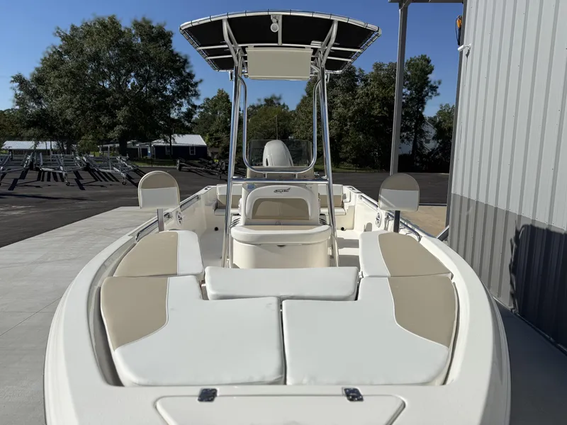 Slide: The Image of Bulls Bay 230 XS 2026 - 6