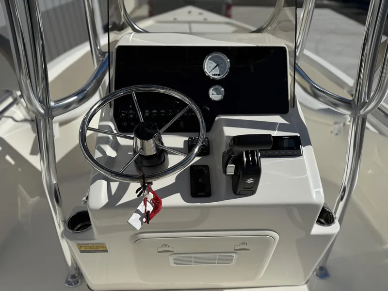 Slide: The Image of Bulls Bay 230 XS 2026 - 9