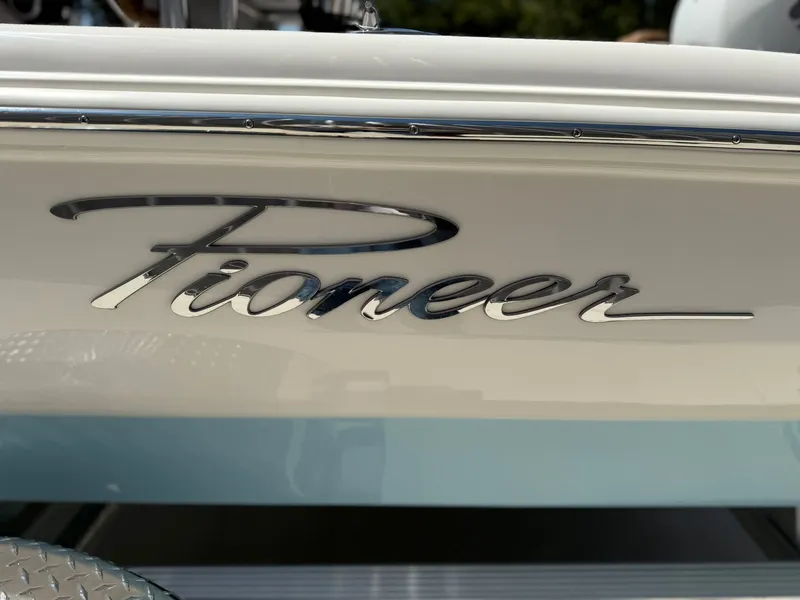 Slide: The Image of Pioneer 180 Islander 2026 - 11