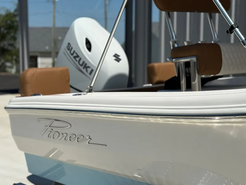 Slide: The Image of Pioneer 180 Islander 2026 - 5