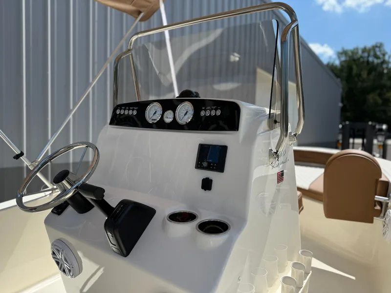 Slide: The Image of Pioneer 180 Islander 2026 - 8