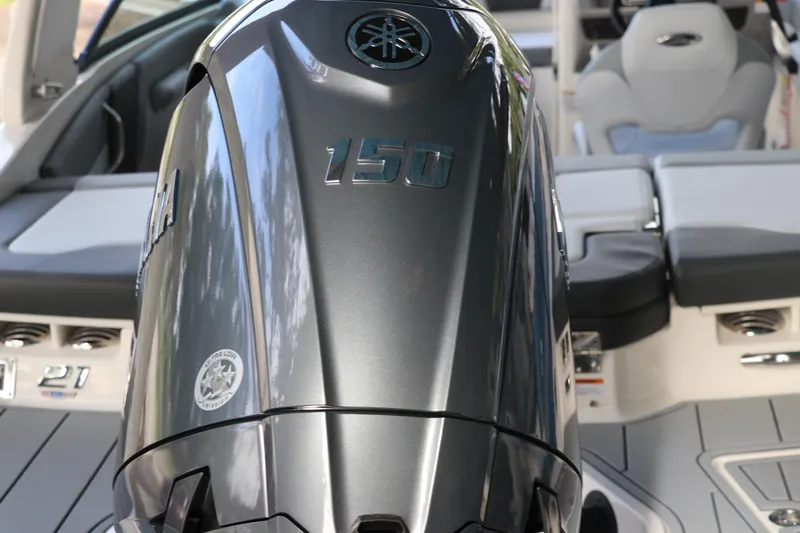 Slide: The Image of 2026 Chaparral 21 SSi OB boat with Yamaha 150 outboard motor. - 5