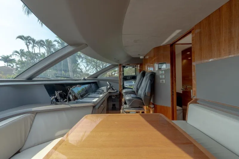 Slide: The Image of Princess 85 Kaos - Helm - 32