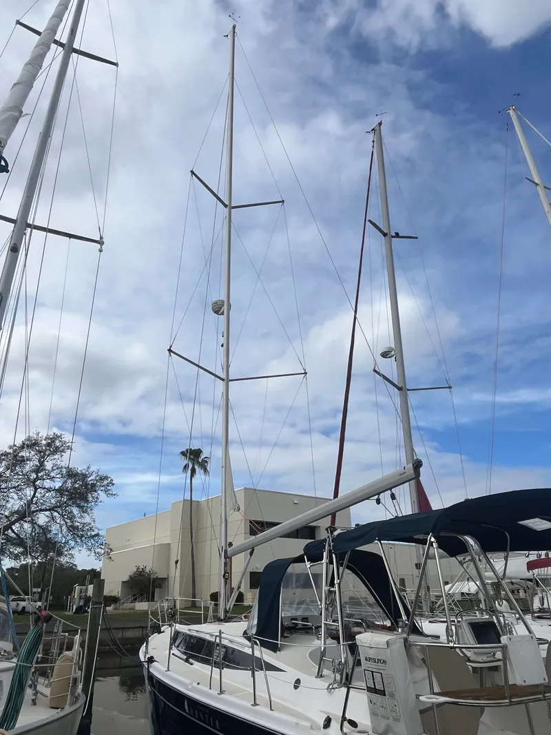 Slide: The Image of Marlow-Hunter 40 2015 - 10