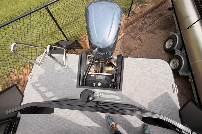 Slide: The Image of 2026 Veranda VR 265 VLI boat with powerful outboard motor and sleek deck design. - 19