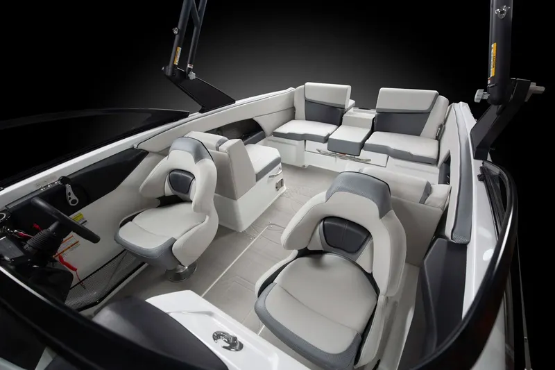 Slide: The Image of Scarab 255 SE 2026 - 11