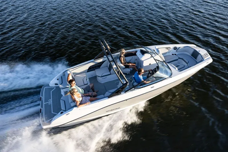 Slide: The Image of Scarab 255 SE 2026 - 18