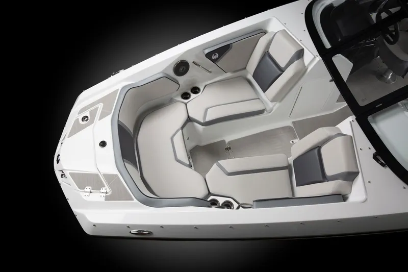 Slide: The Image of Scarab 255 SE 2026 - 20