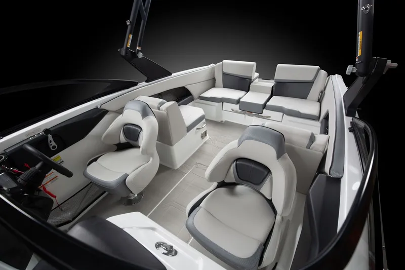 Slide: The Image of Scarab 255 SE 2026 - 22