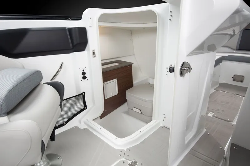 Slide: The Image of Scarab 255 SE 2026 - 23