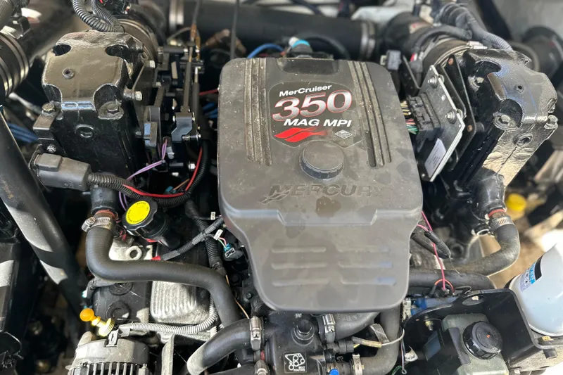 Slide: The Image of MerCruiser 350 MAG MPI engine in 2007 Sea Ray 290 SLX boat. - 30