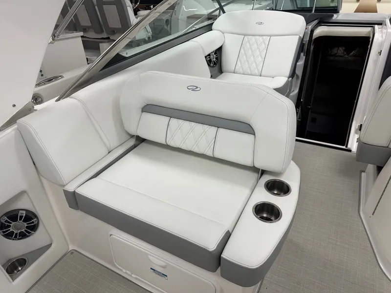 Slide: The Image of Regal 33 Express 2023 - 13