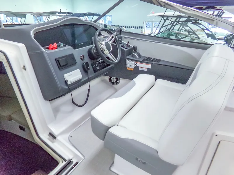 Slide: The Image of Regal 33 Express 2023 - 14