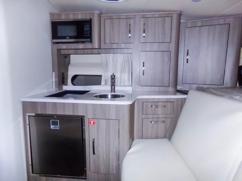 Slide: The Image of Regal 33 Express 2023 - 21