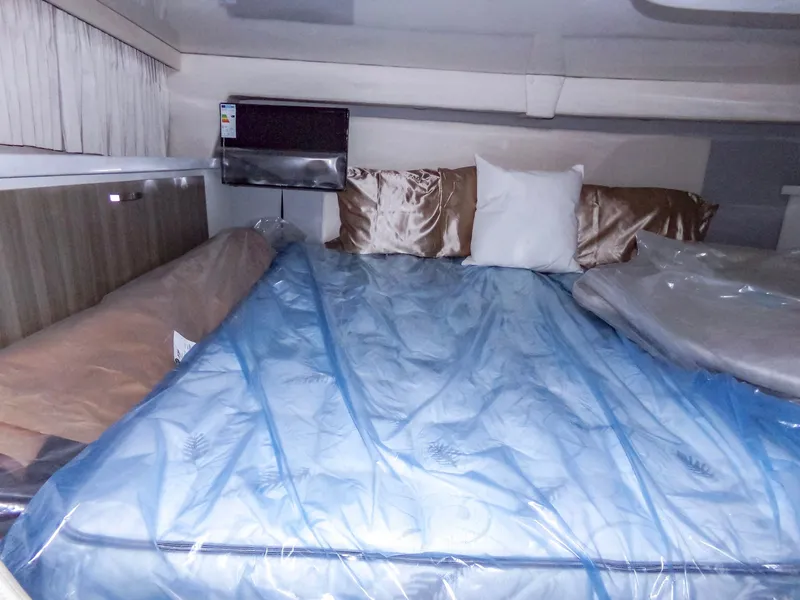 Slide: The Image of Regal 33 Express 2023 - 25