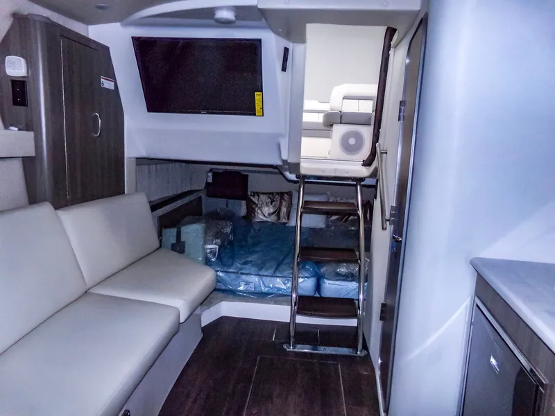 Slide: The Image of Regal 33 Express 2023 - 26