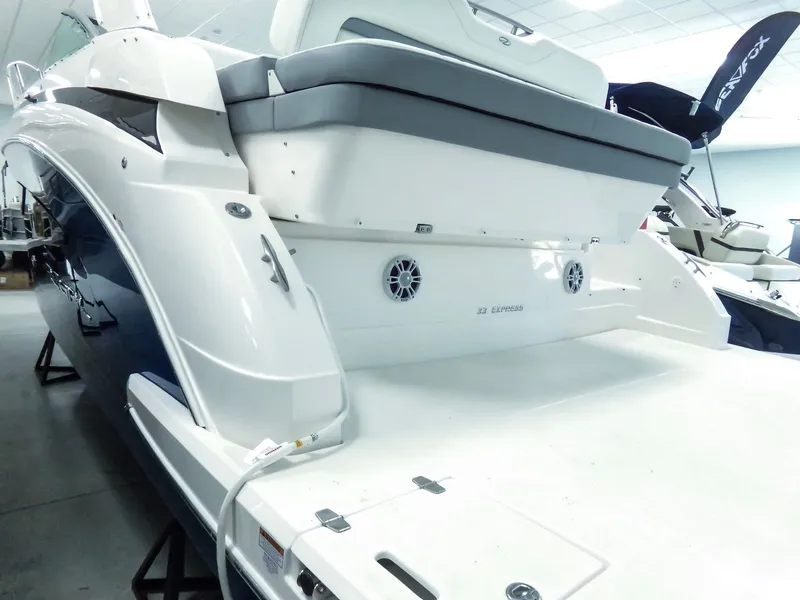 Slide: The Image of Regal 33 Express 2023 - 5