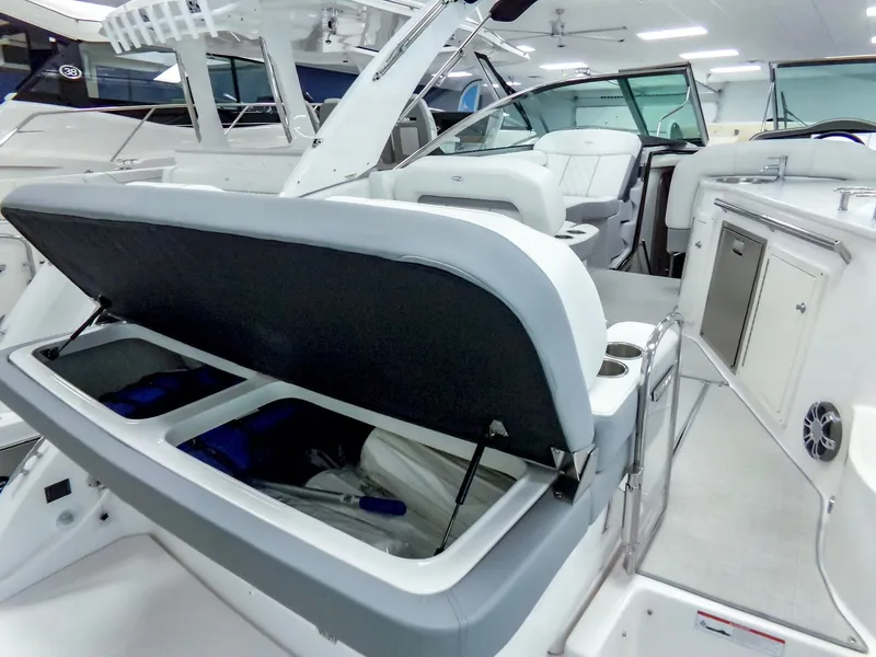 Slide: The Image of Regal 33 Express 2023 - 7