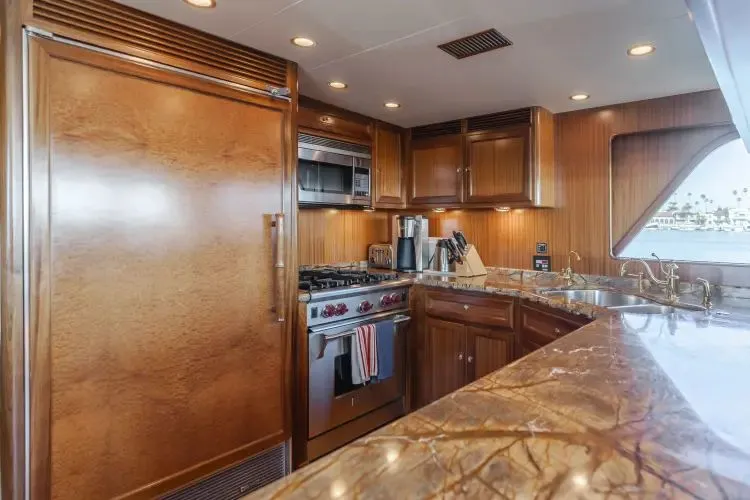 Slide: The Image of 2007 Grand Alaskan Enclosed Bridge Cpmy - Image 15 - 15