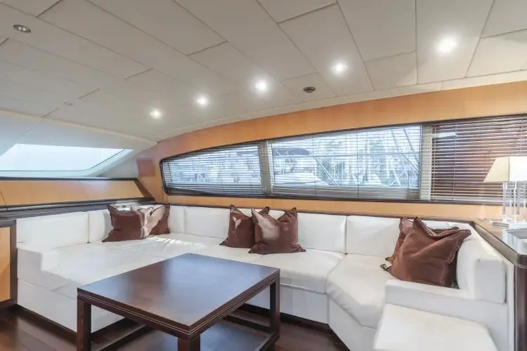 Slide: The Image of 2004 Mangusta 105 Sport - Image 10 - 10