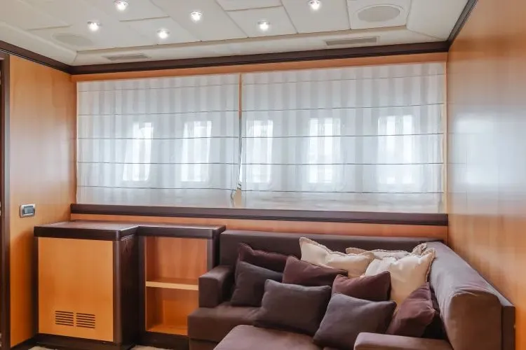 Slide: The Image of 2004 Mangusta 105 Sport - Image 17 - 17