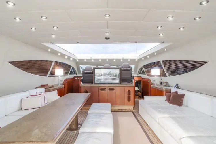 Slide: The Image of 2004 Mangusta 105 Sport - Image 18 - 18