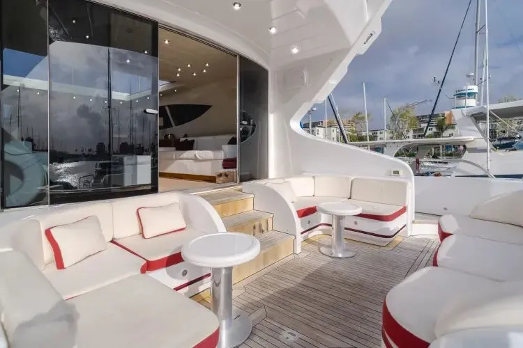 Slide: The Image of 2004 Mangusta 105 Sport - Image 23 - 23