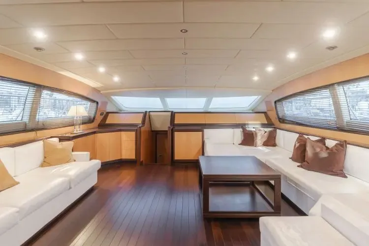 Slide: The Image of 2004 Mangusta 105 Sport - Image 8 - 8