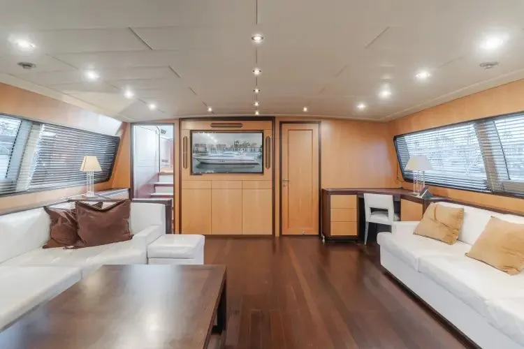 Slide: The Image of 2004 Mangusta 105 Sport - Image 9 - 9