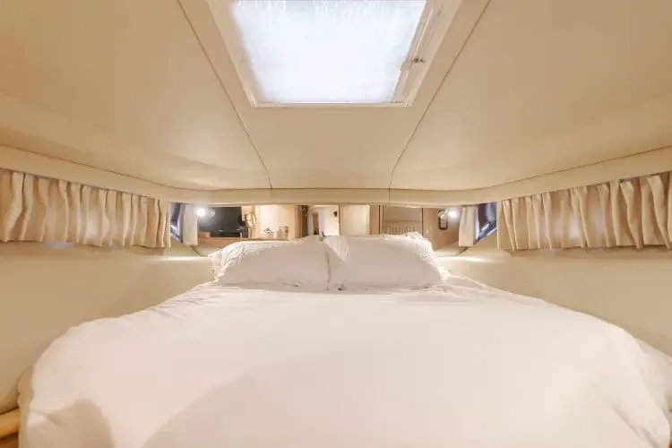 Slide: The Image of 2000 Sea Ray 540 Sundancer - Image 15 - 15