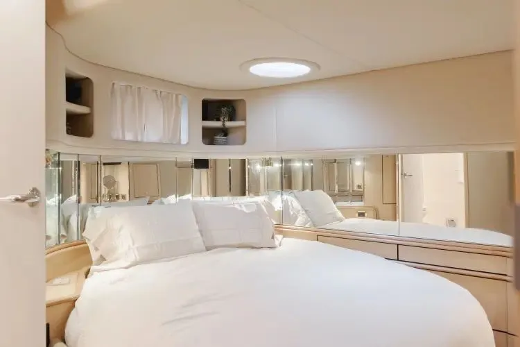 Slide: The Image of 2000 Sea Ray 540 Sundancer - Image 17 - 17