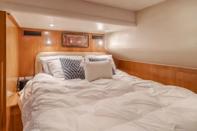 Slide: The Image of 2007 Navigator Pilothouse - Image 18 - 18