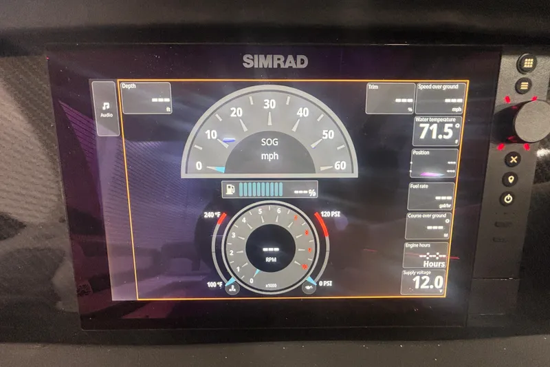 Slide: The Image of Simrad display on 2026 Chaparral 8 SSX showing speed, RPM, and water temperature. - 34