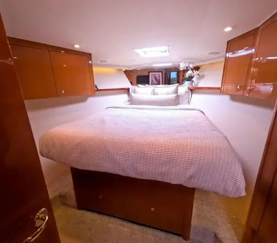 Slide: The Image of 2004 Viking 45 Convertible - Image 22 - 22