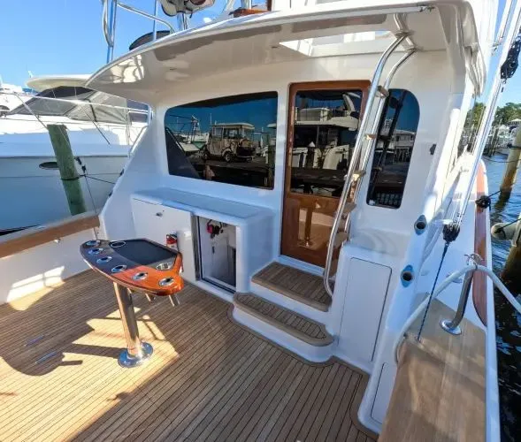 Slide: The Image of 2004 Viking 45 Convertible - Image 7 - 7