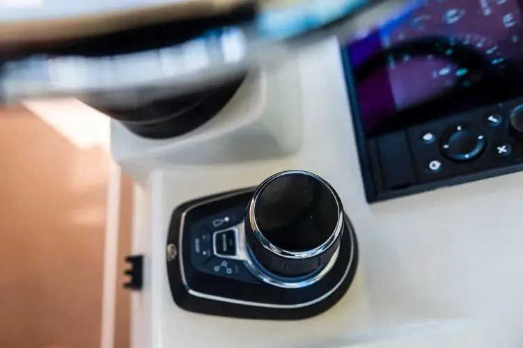 Slide: The Image of 2019 Scout 355 Lxf - Image 17 - 17