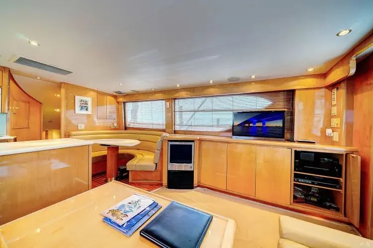 Slide: The Image of 1998 Hatteras 60 Convertible - Image 25 - 25