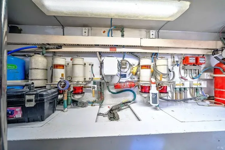 Slide: The Image of 1998 Hatteras 60 Convertible - Image 35 - 35