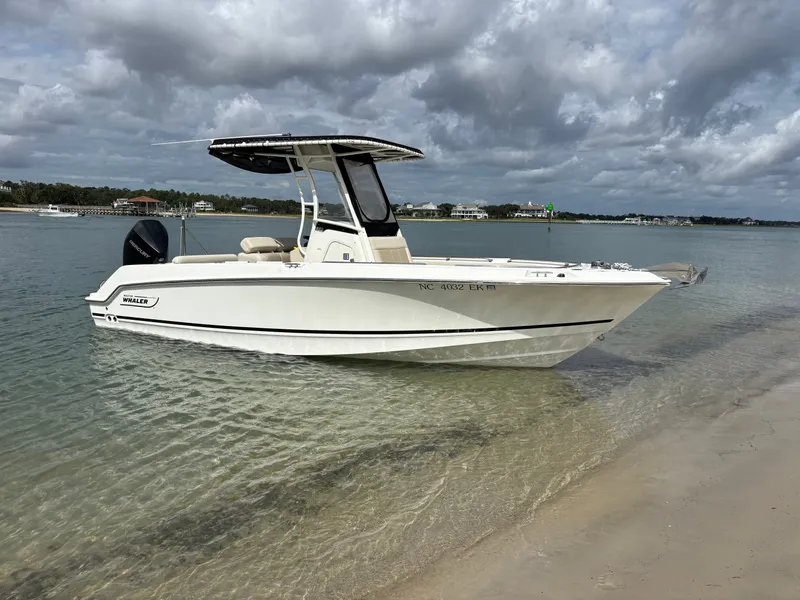 The Image of Boston Whaler 230 Outrage 2019 - 0